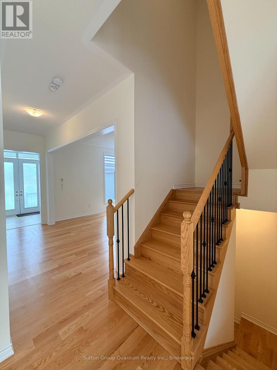 174 Rosanne Circle, Wasaga Beach, ON - Indoor Photo Showing Other Room