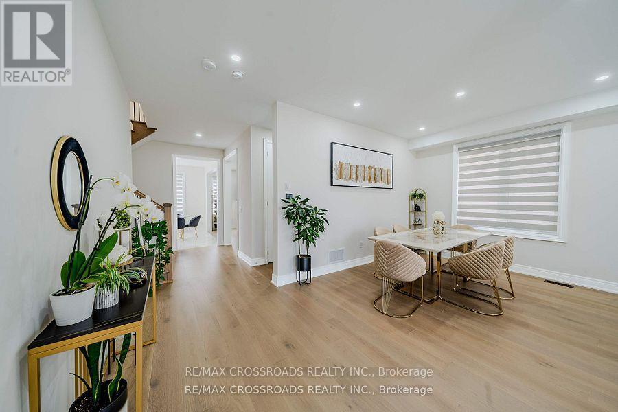 50 Carriage Shop Bend, East Gwillimbury, ON - Indoor