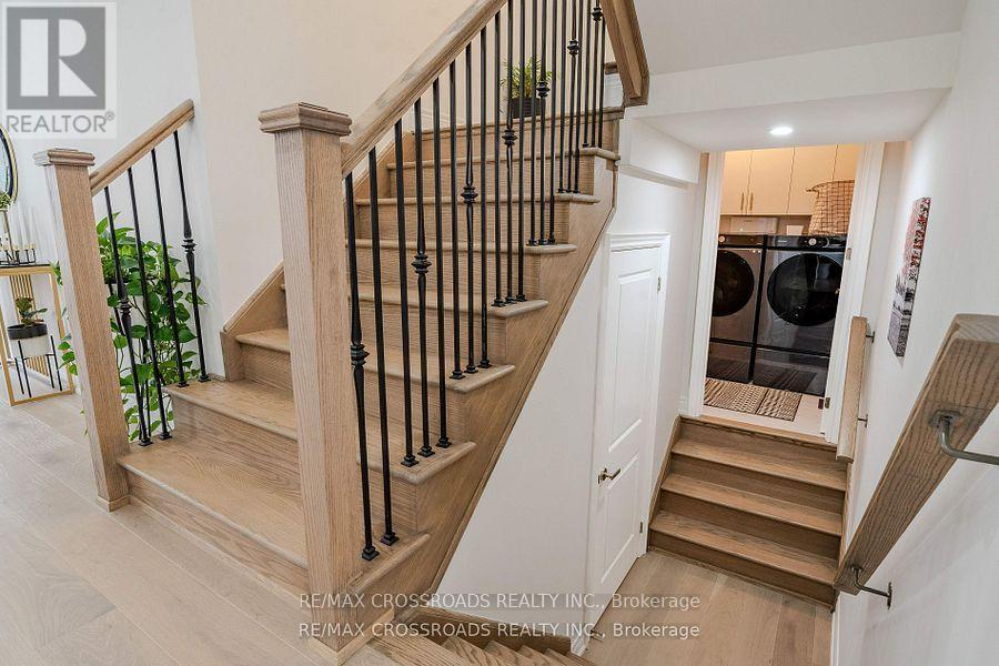 50 Carriage Shop Bend, East Gwillimbury, ON - Indoor Photo Showing Other Room