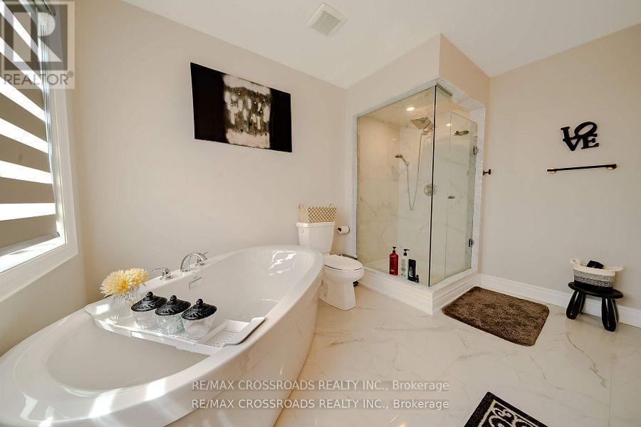 50 Carriage Shop Bend, East Gwillimbury, ON - Indoor Photo Showing Bathroom
