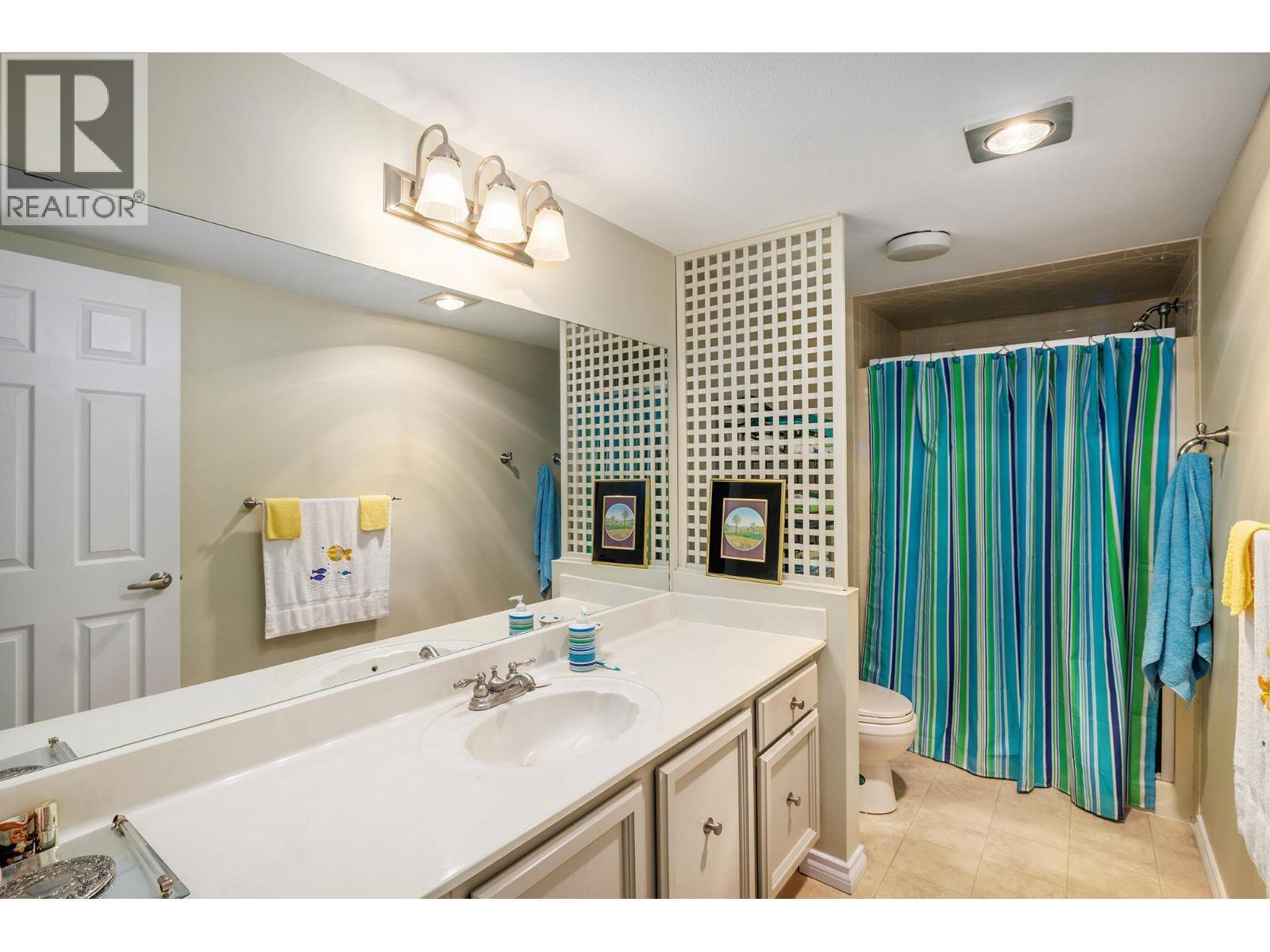 1035 Bernard Avenue Unit# 214 Lot# 29, Kelowna, BC - Indoor Photo Showing Bathroom