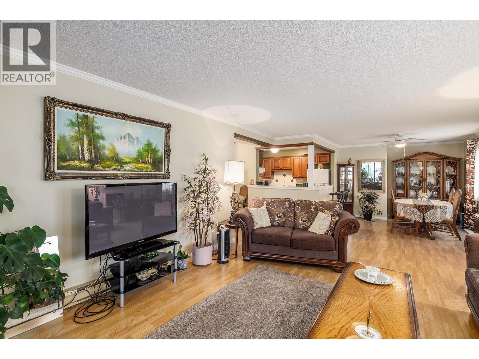1035 Bernard Avenue Unit# 214 Lot# 29, Kelowna, BC - Indoor Photo Showing Living Room