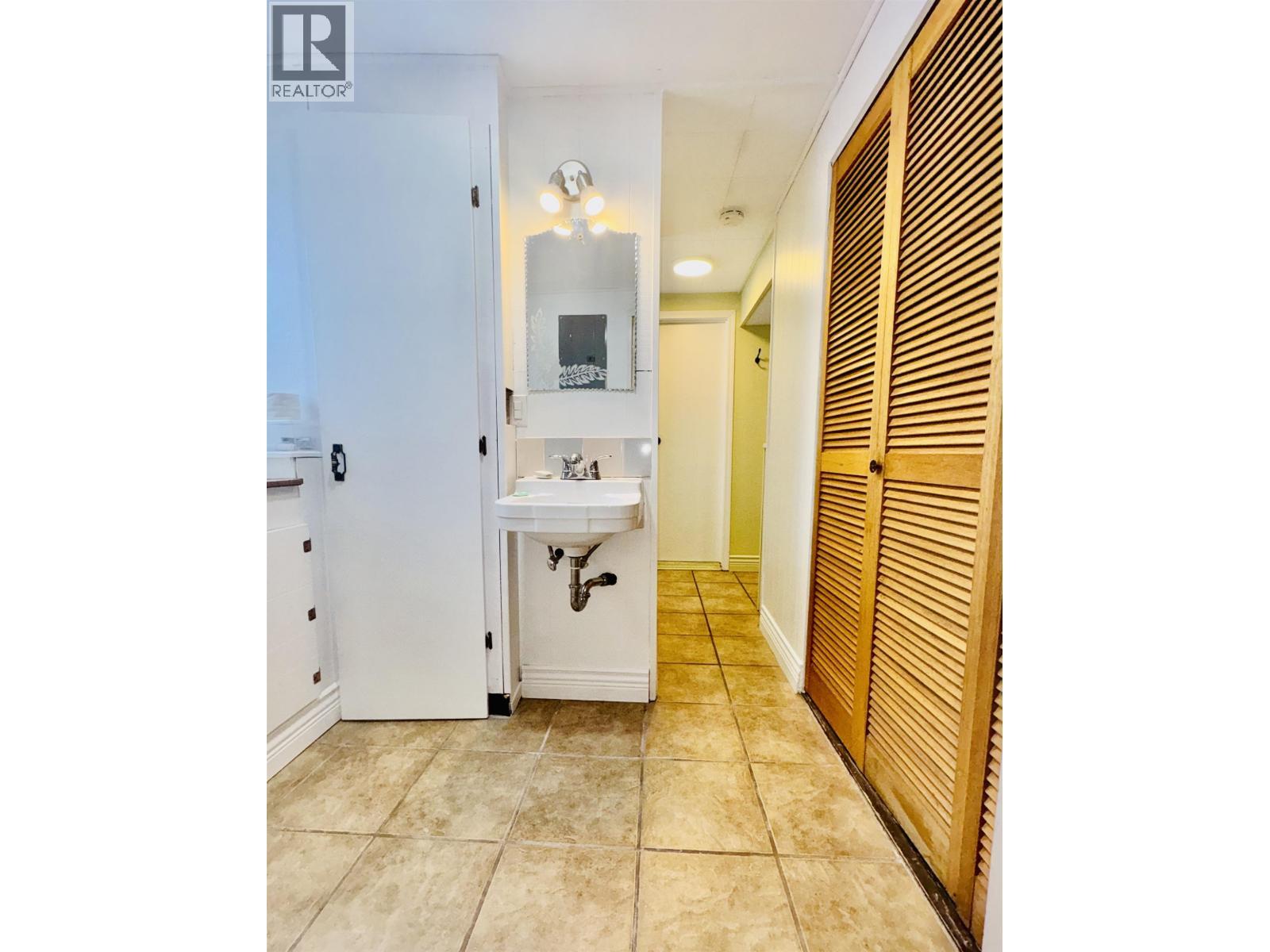 13 Wren Street, Kitimat, BC - Indoor