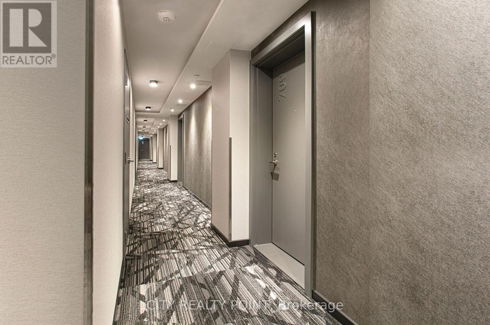 602 - 11 Walmer Road, Toronto, ON - Indoor Photo Showing Other Room