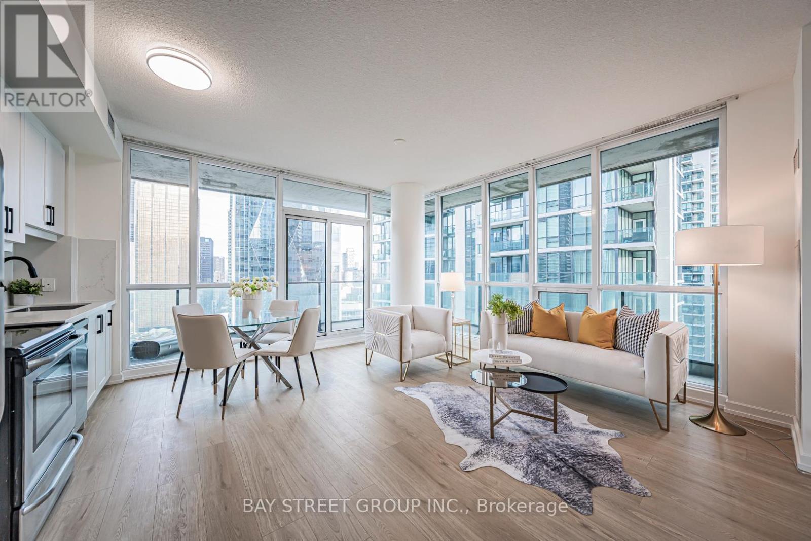 2704 - 33 Bay Street, Toronto, ON - Indoor