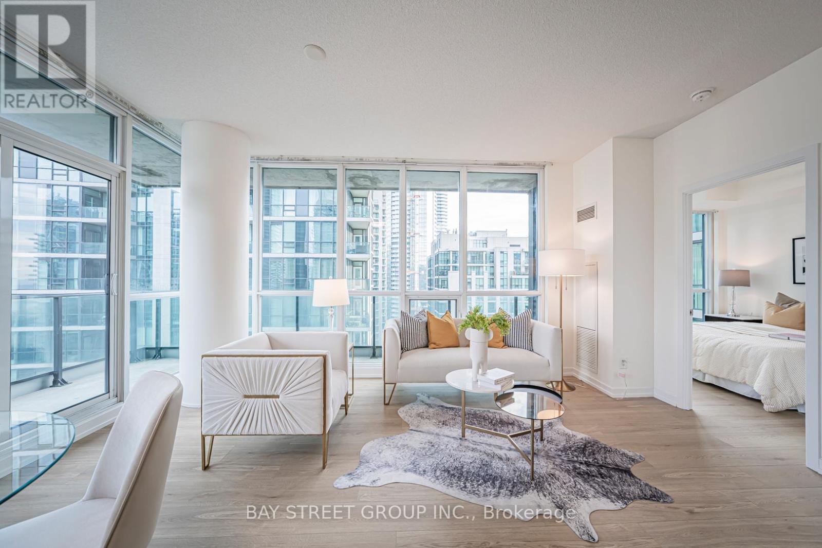 2704 - 33 Bay Street, Toronto, ON - Indoor Photo Showing Living Room