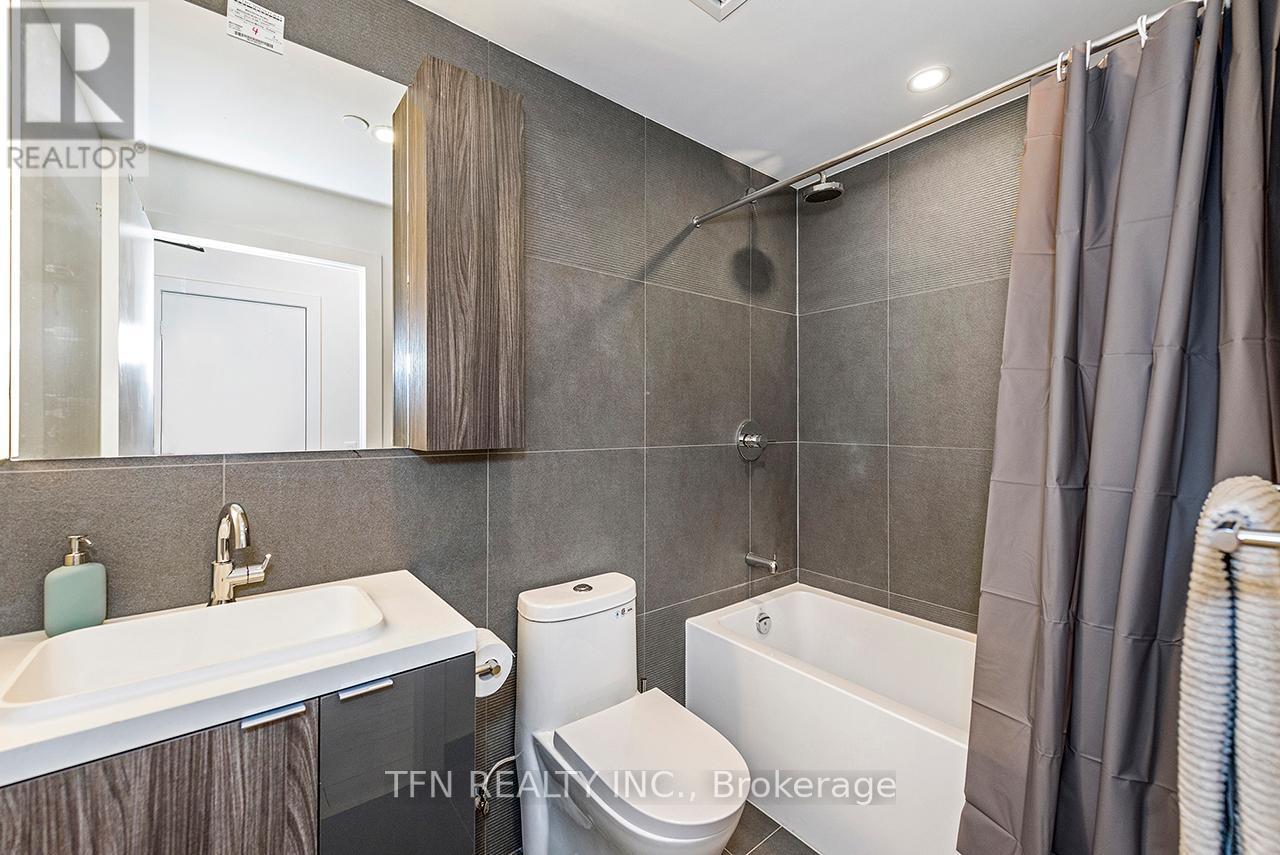 1003 - 15 Mercer Street, Toronto, ON - Indoor Photo Showing Bathroom