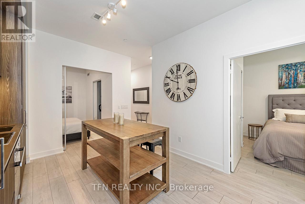 1003 - 15 Mercer Street, Toronto, ON - Indoor