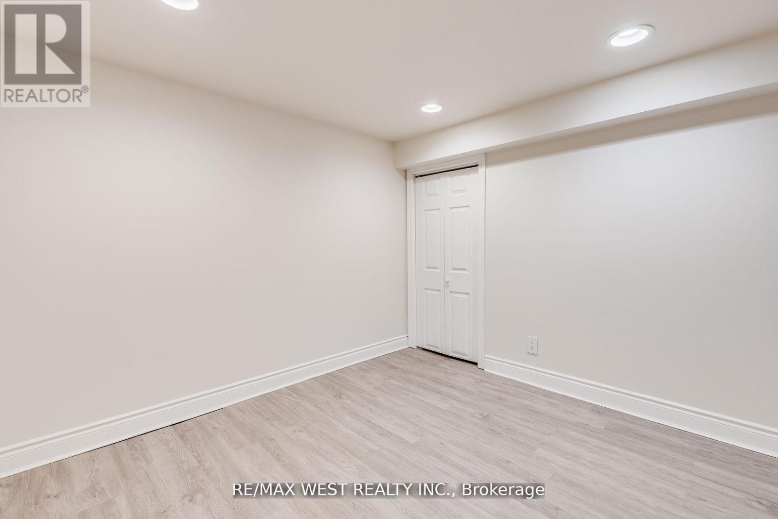 Lower - 606 Conacher Drive, Toronto, ON - Indoor Photo Showing Other Room