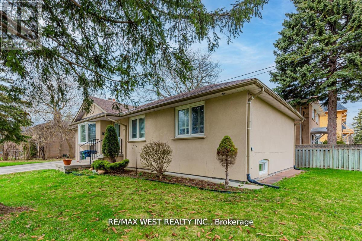 Lower - 606 Conacher Drive, Toronto, ON - Outdoor