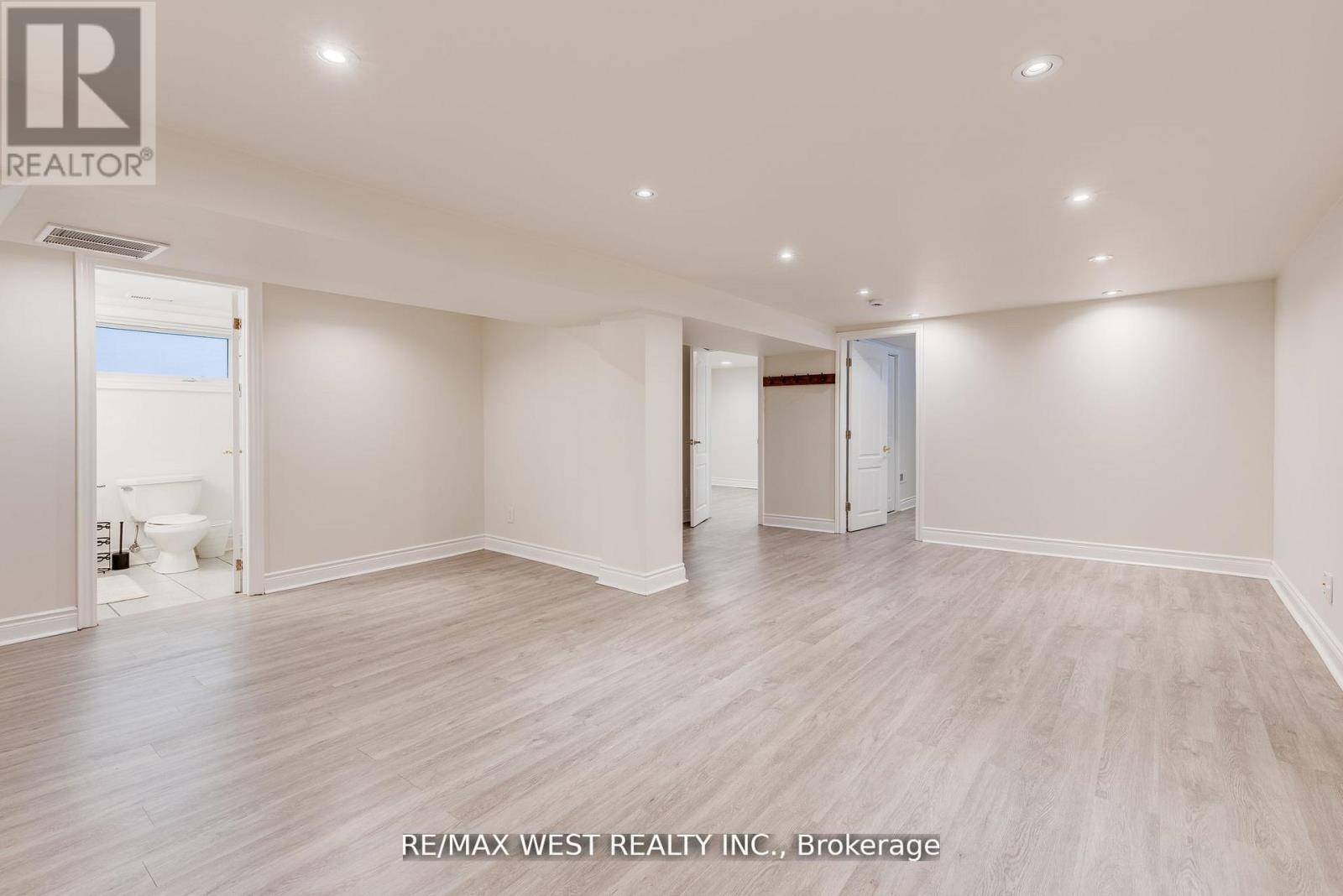 Lower - 606 Conacher Drive, Toronto, ON - Indoor Photo Showing Other Room