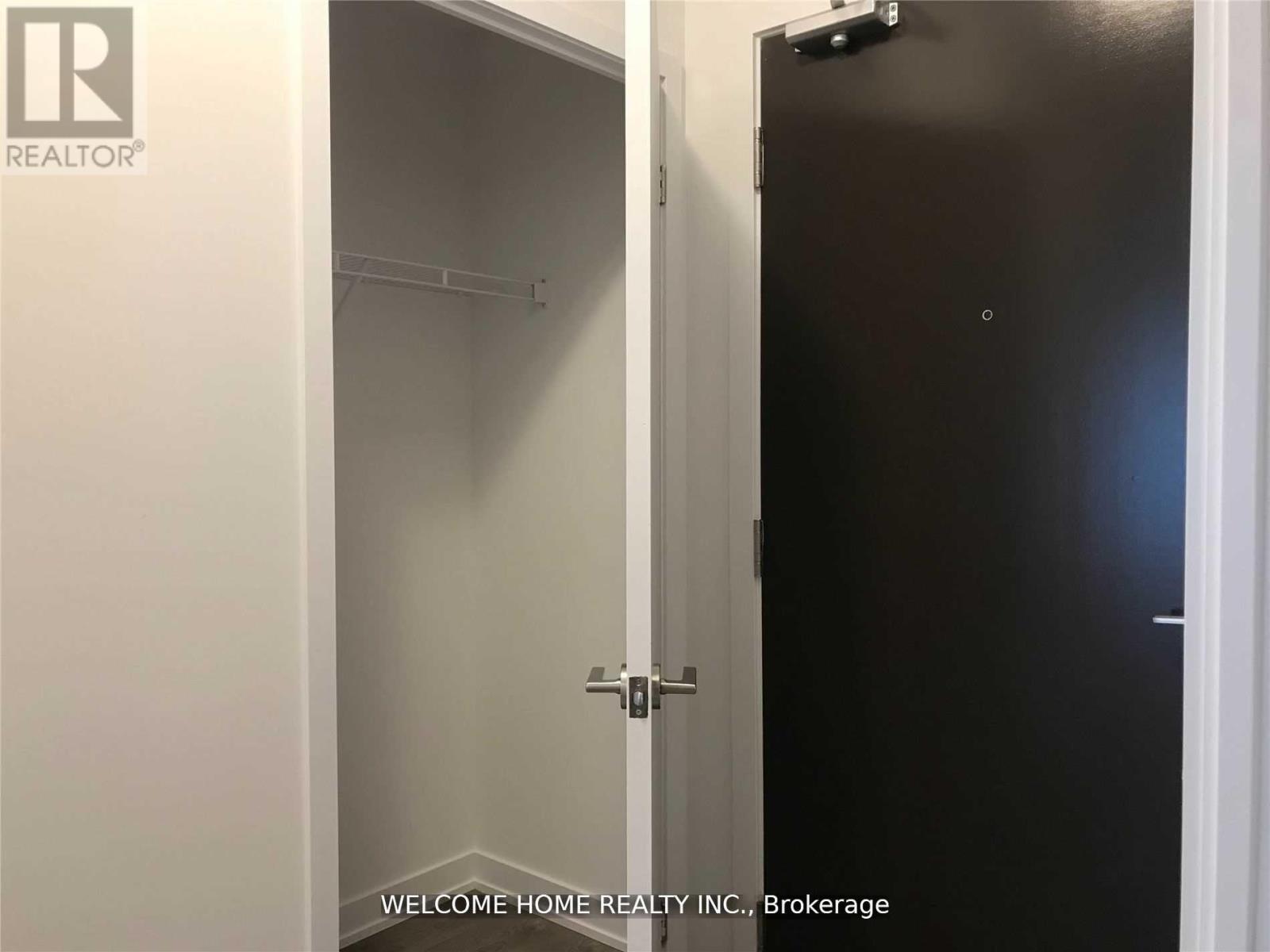 710 - 38 Honeycrisp Crescent, Vaughan, ON -