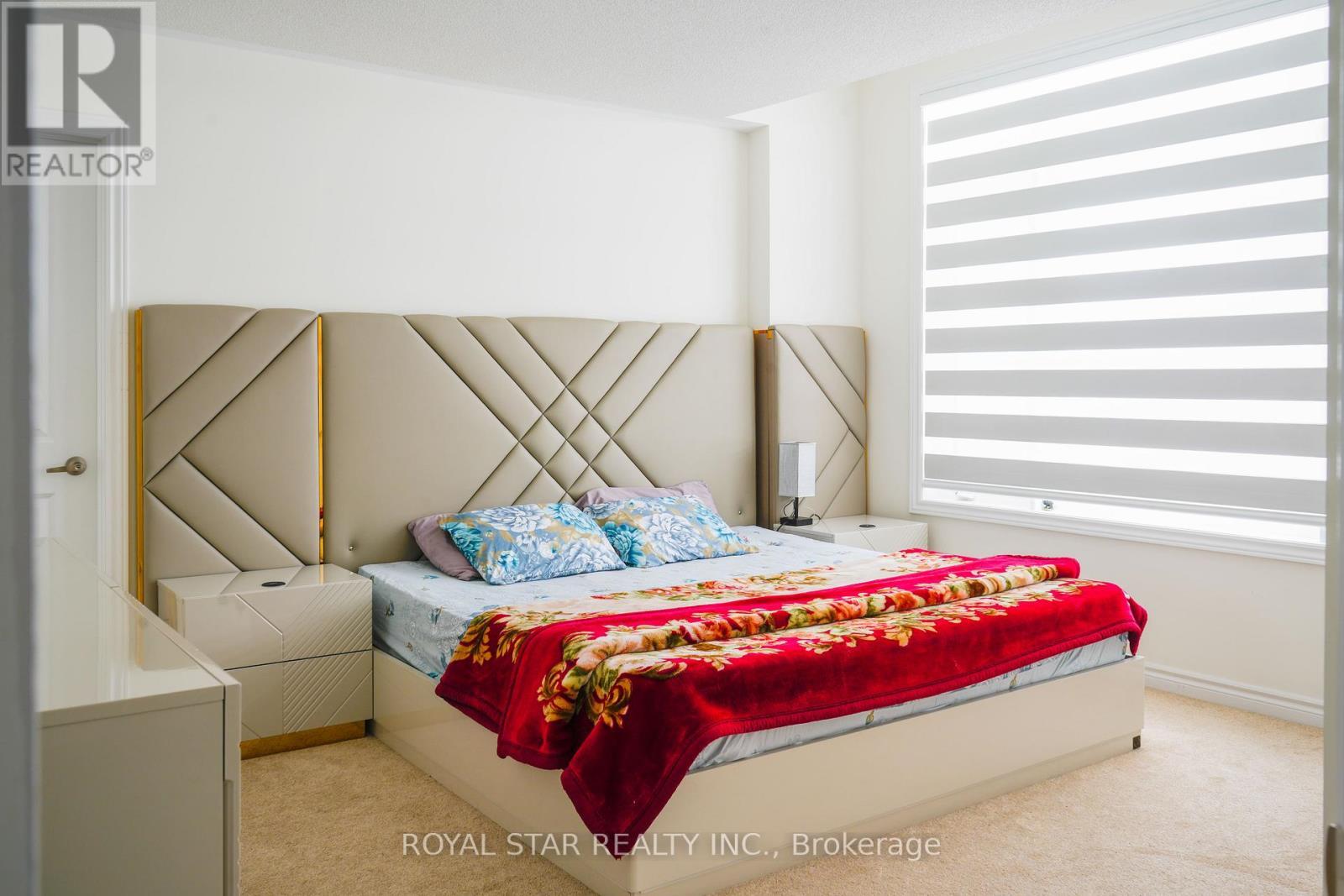 144 Rosanne Circle, Wasaga Beach, ON - Indoor Photo Showing Bedroom