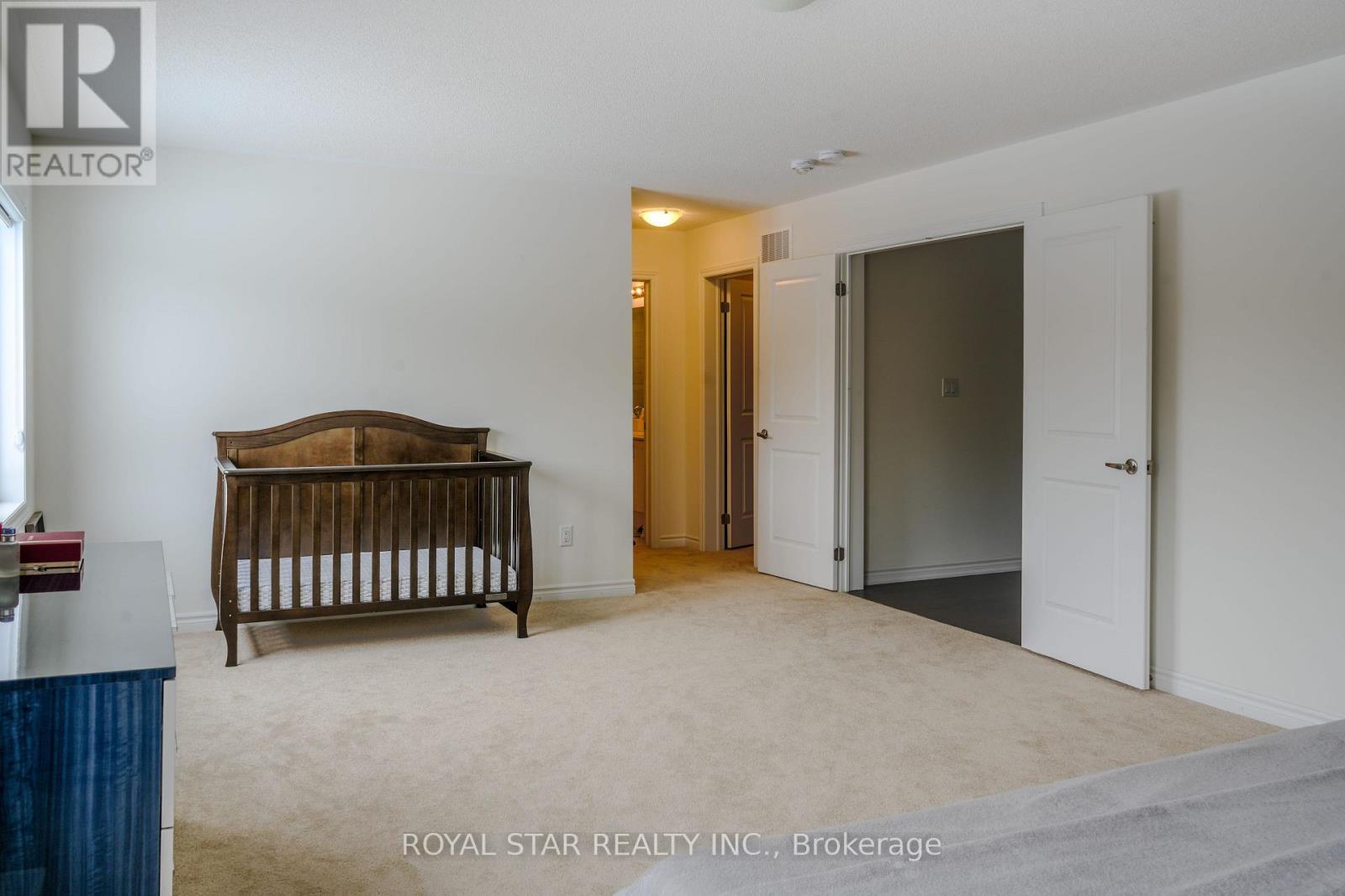 144 Rosanne Circle, Wasaga Beach, ON - Indoor Photo Showing Bedroom