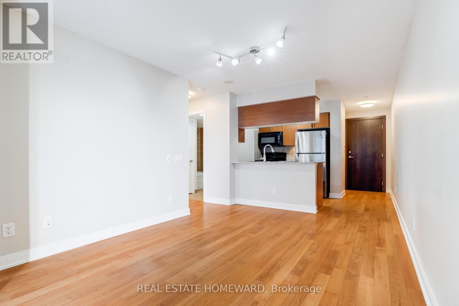 1855 - 25 Viking Lane, Toronto, ON - Indoor Photo Showing Kitchen