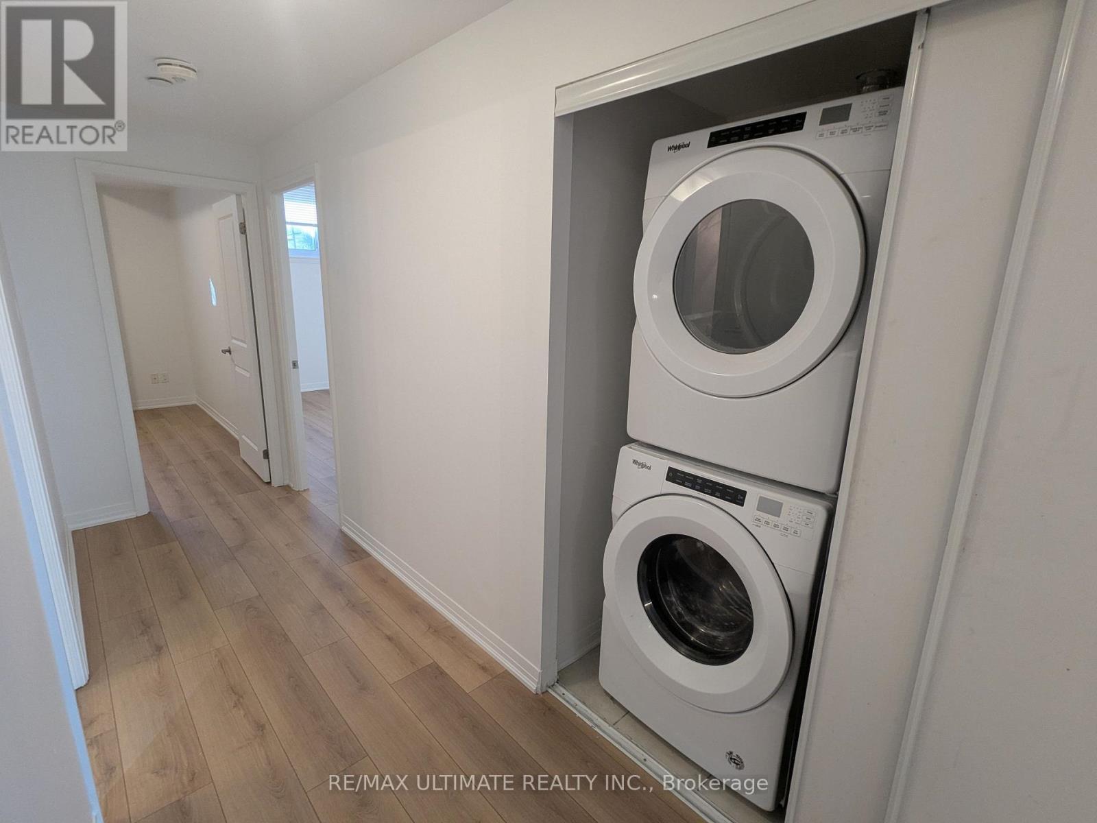 1 - 680 Atwater Avenue, Mississauga, ON - Indoor Photo Showing Laundry Room