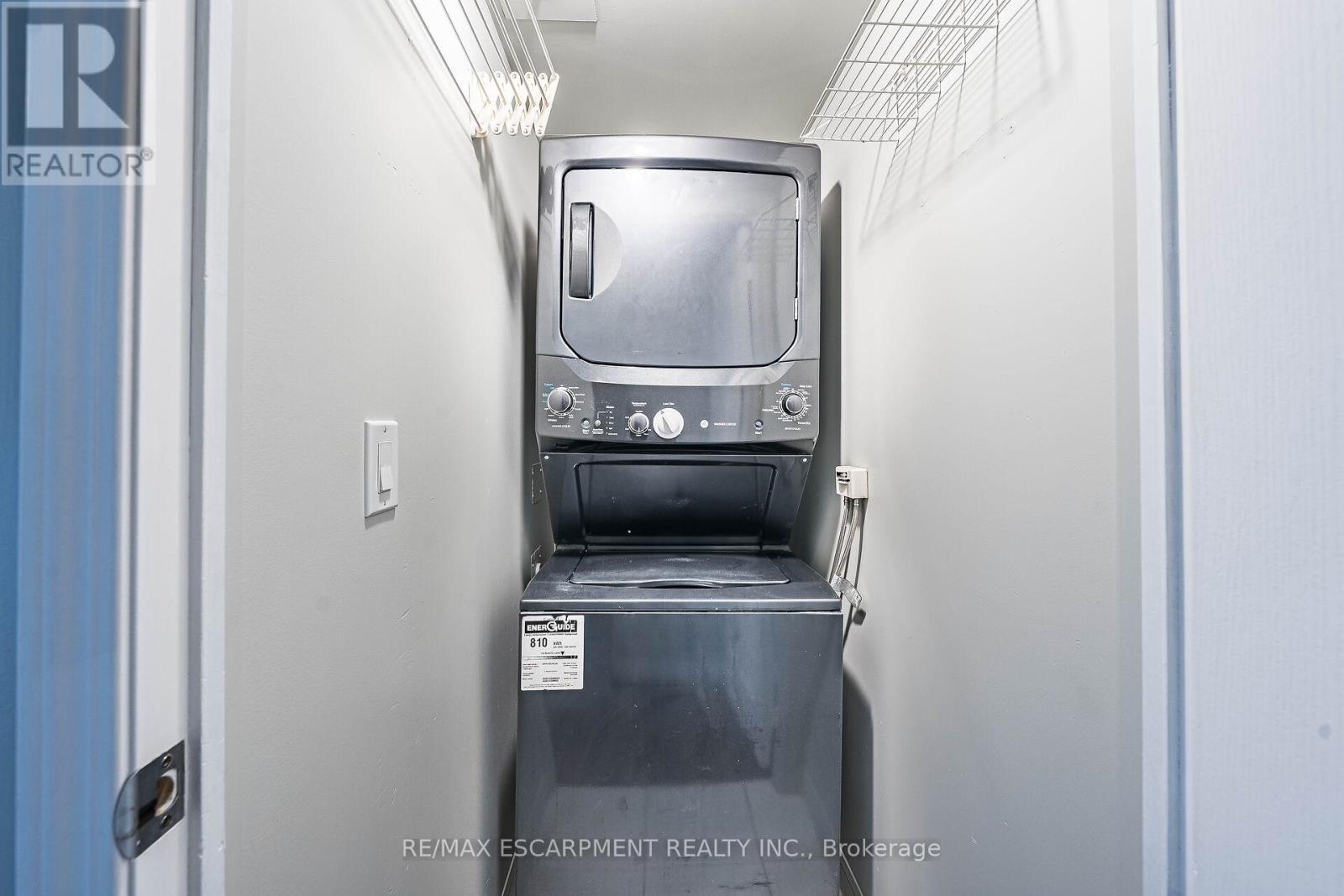 402 - 4 Elsinore Path, Toronto, ON