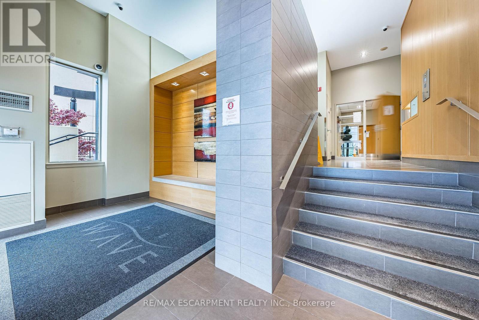 402 - 4 Elsinore Path, Toronto, ON