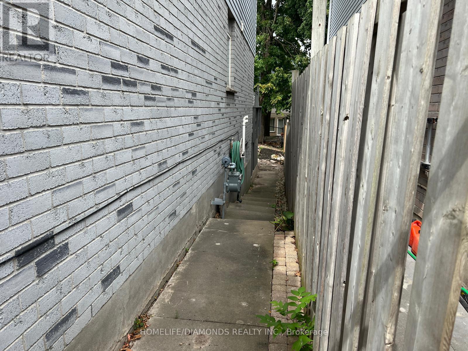 44 Karalee Crescent, Cambridge, ON - Outdoor