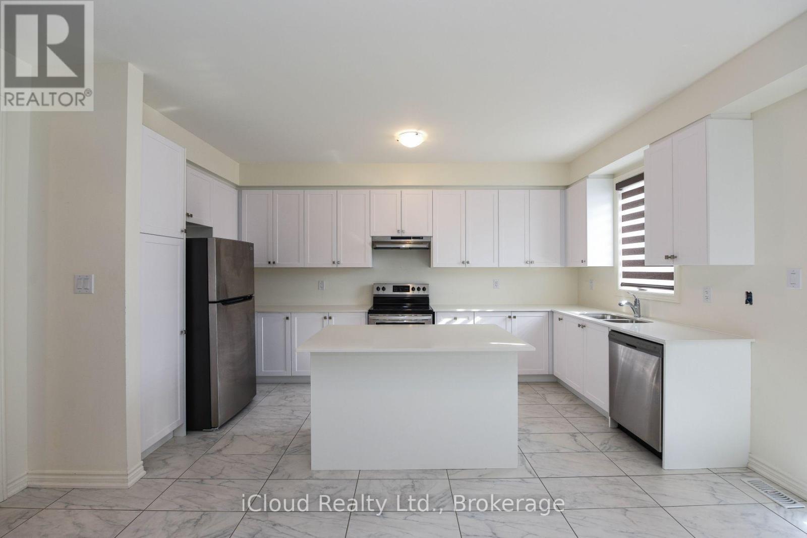 39 Stewardship Road, Brampton, ON - Indoor Photo Showing Kitchen