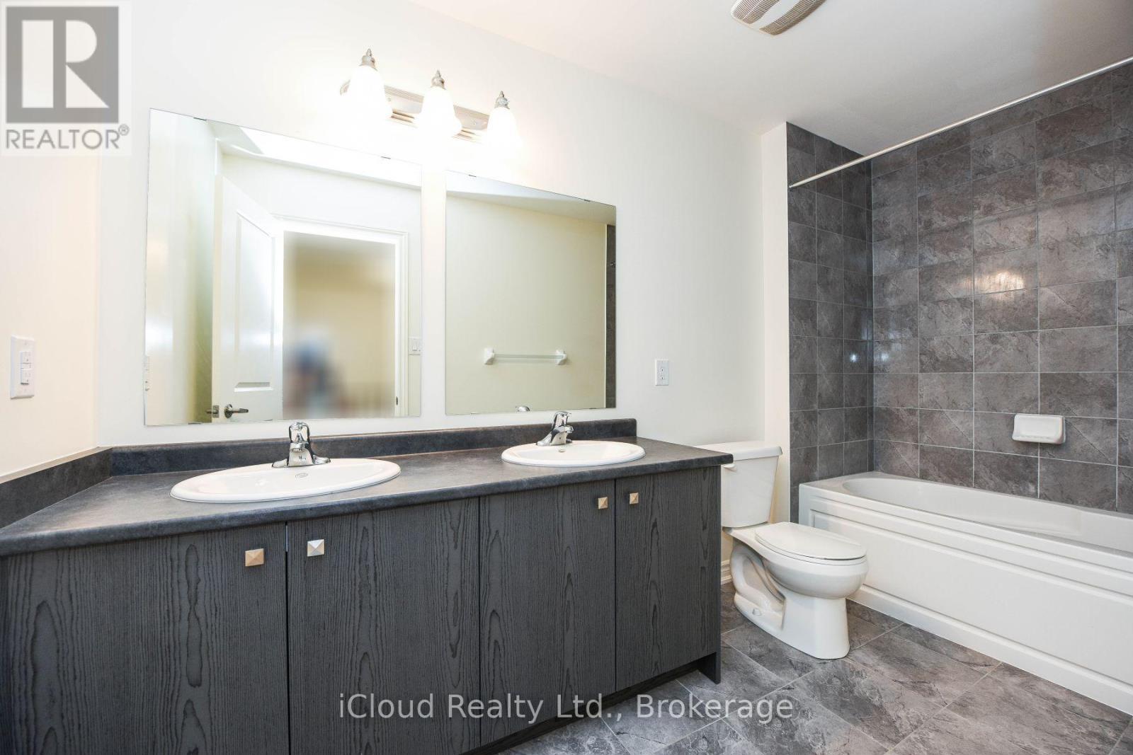 39 Stewardship Road, Brampton, ON - Indoor Photo Showing Bathroom