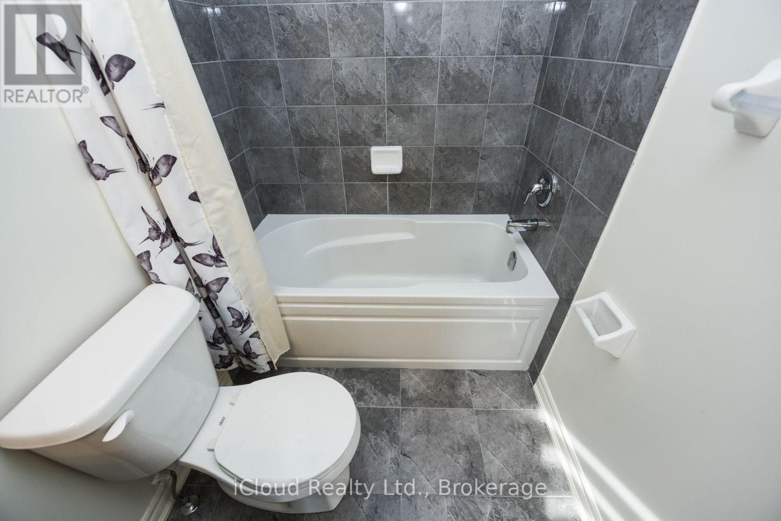 39 Stewardship Road, Brampton, ON - Indoor Photo Showing Bathroom