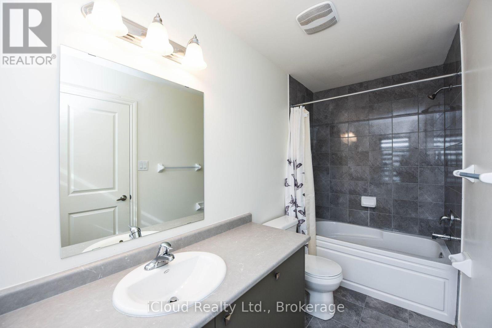 39 Stewardship Road, Brampton, ON - Indoor Photo Showing Bathroom