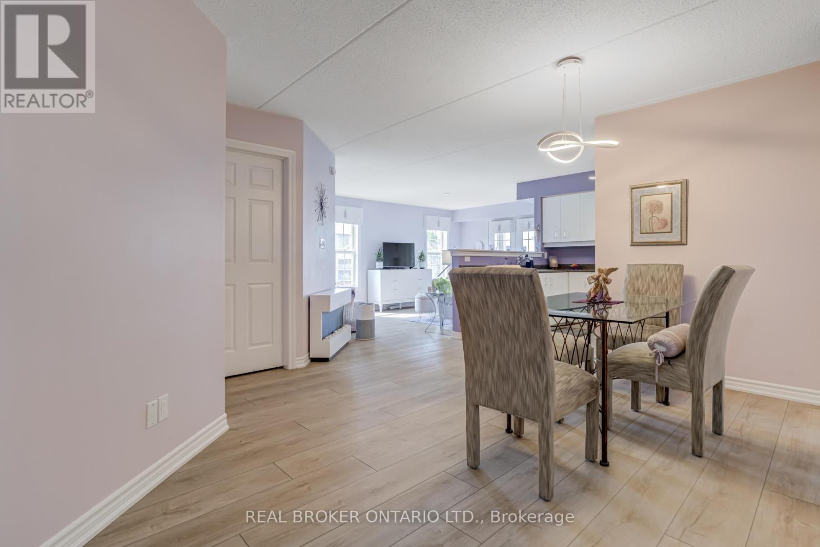 313 - 1460 Bishops Gate, Oakville, ON - Indoor Photo Showing Dining Room