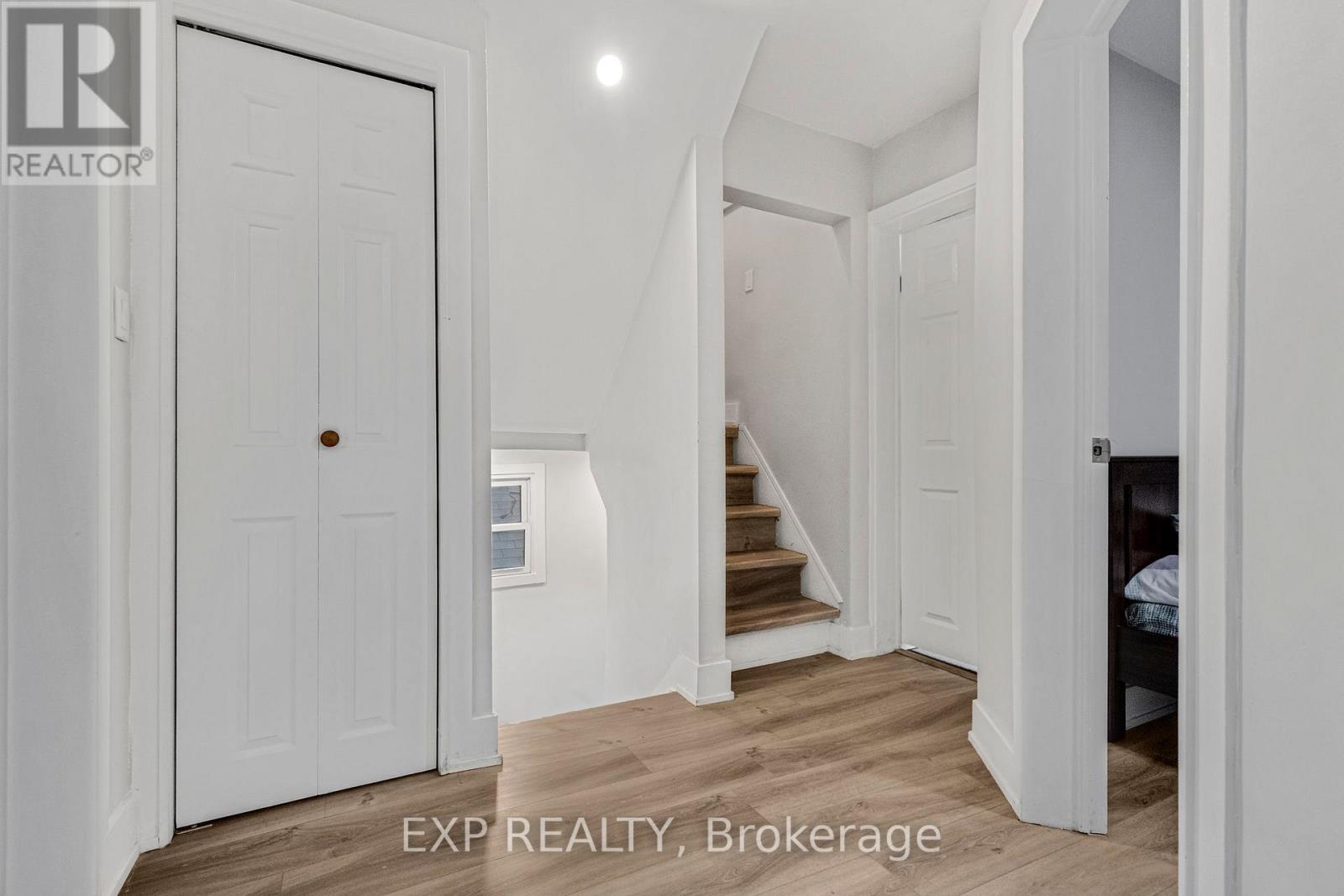 23 Lyndhurst Street, Hamilton, ON - Indoor Photo Showing Other Room