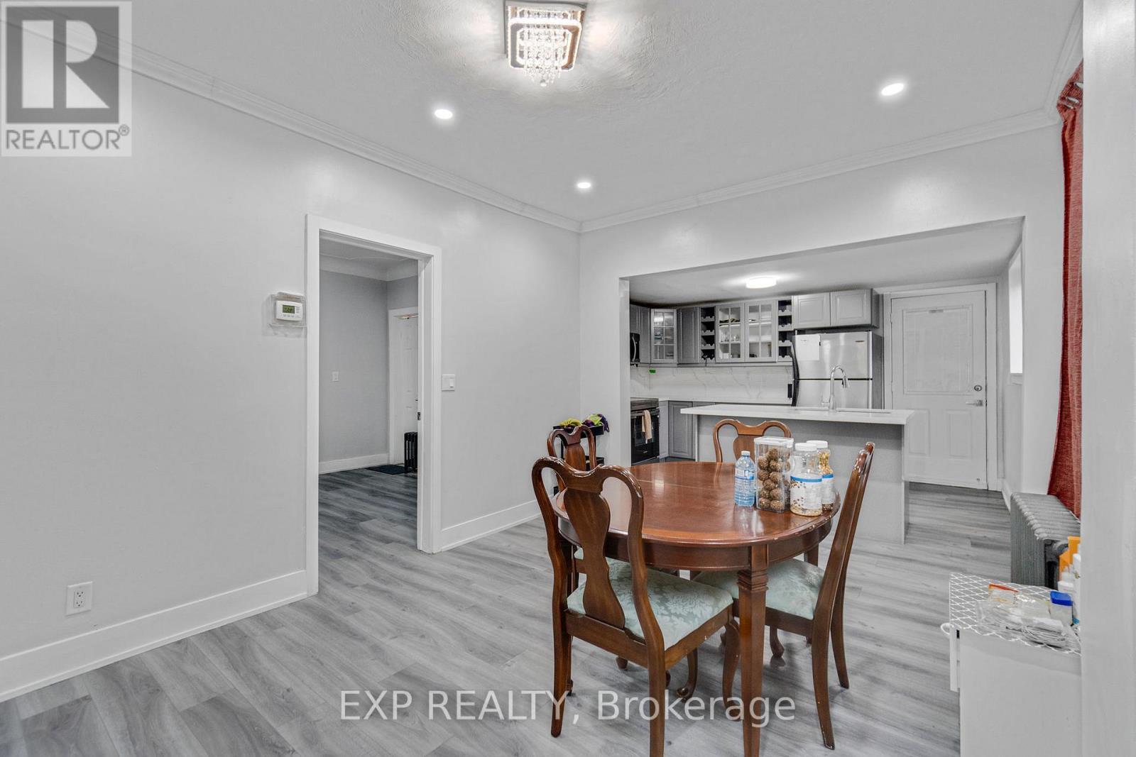 23 Lyndhurst Street, Hamilton, ON - Indoor Photo Showing Dining Room