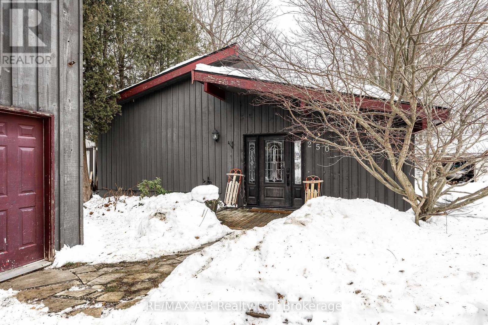 250 Orchard Avenue, Zorra, ON - Outdoor