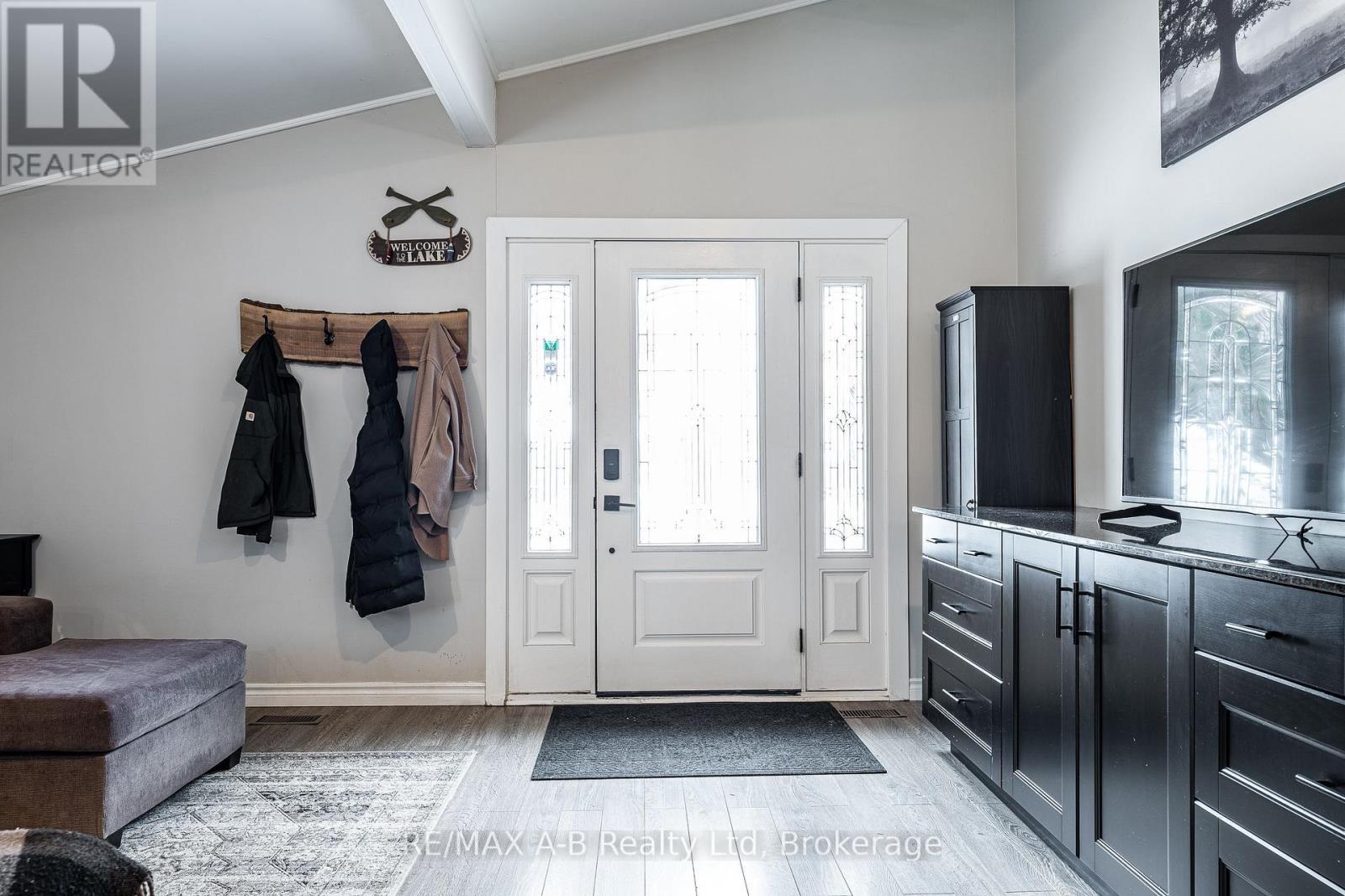 250 Orchard Avenue, Zorra, ON - Indoor Photo Showing Other Room