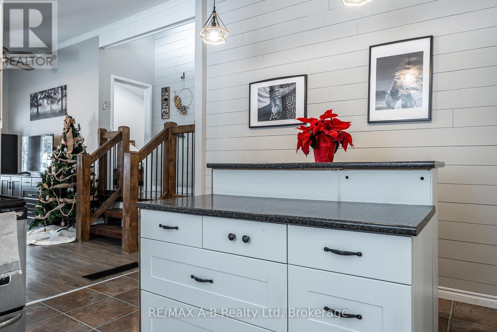 250 Orchard Avenue, Zorra, ON - Indoor Photo Showing Other Room