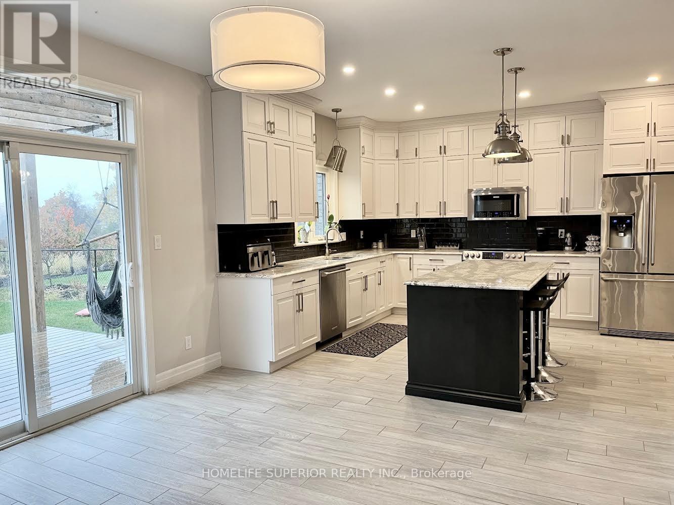 23 Crews Crescent, Quinte West (Murray Ward), ON - Indoor Photo Showing Kitchen