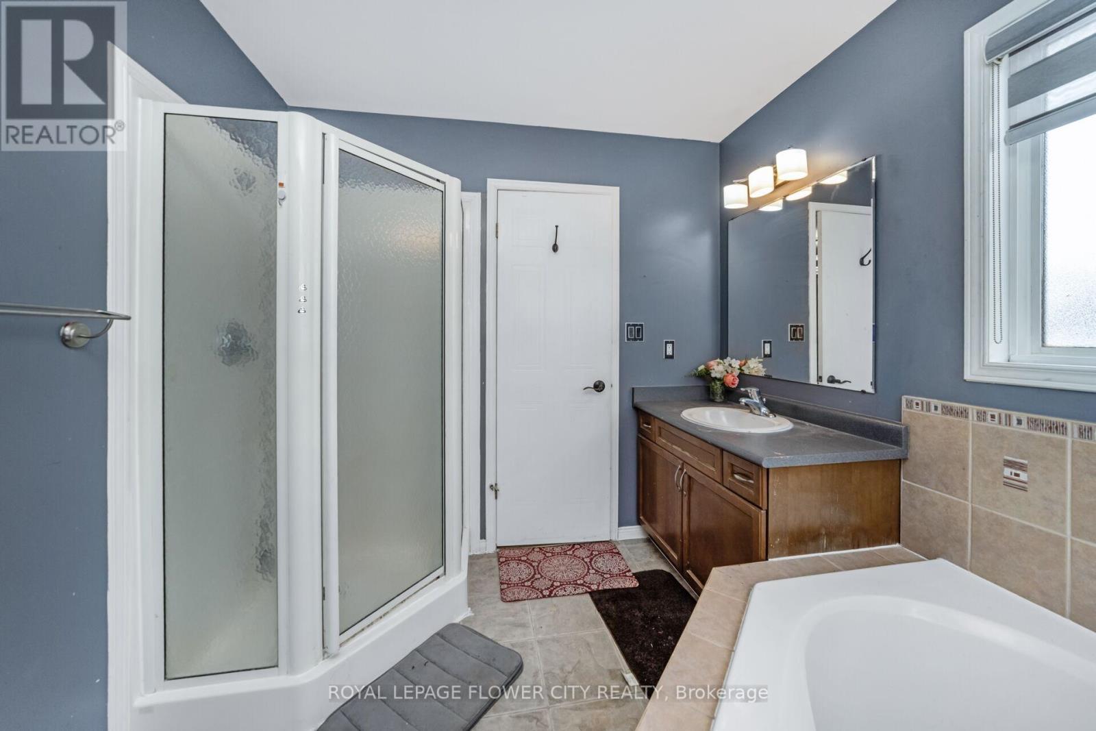107 Skipton Crescent, Cambridge, ON - Indoor Photo Showing Bathroom