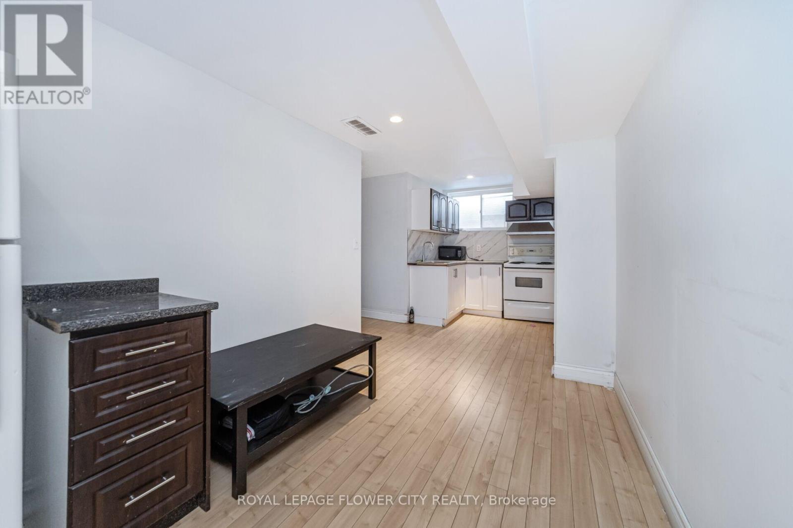 107 Skipton Crescent, Cambridge, ON - Indoor Photo Showing Kitchen
