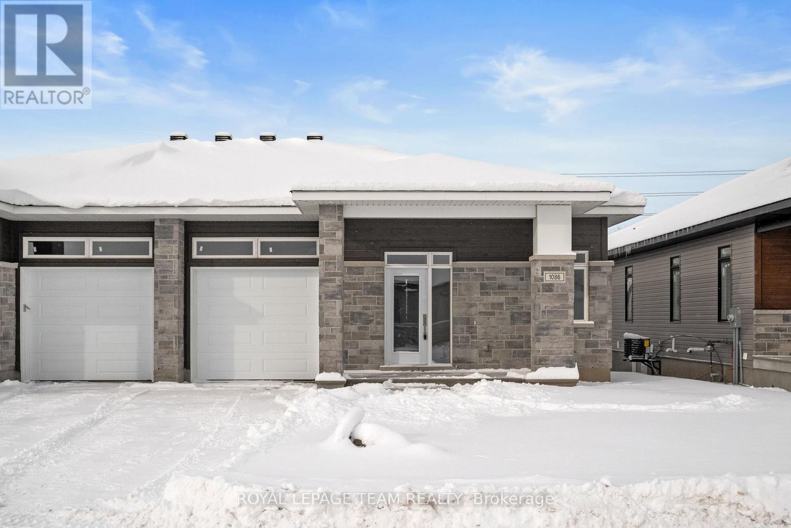 1086 Moore Street, Brockville, ON - Outdoor