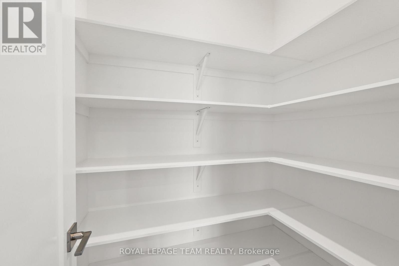 1086 Moore Street, Brockville, ON - Indoor With Storage