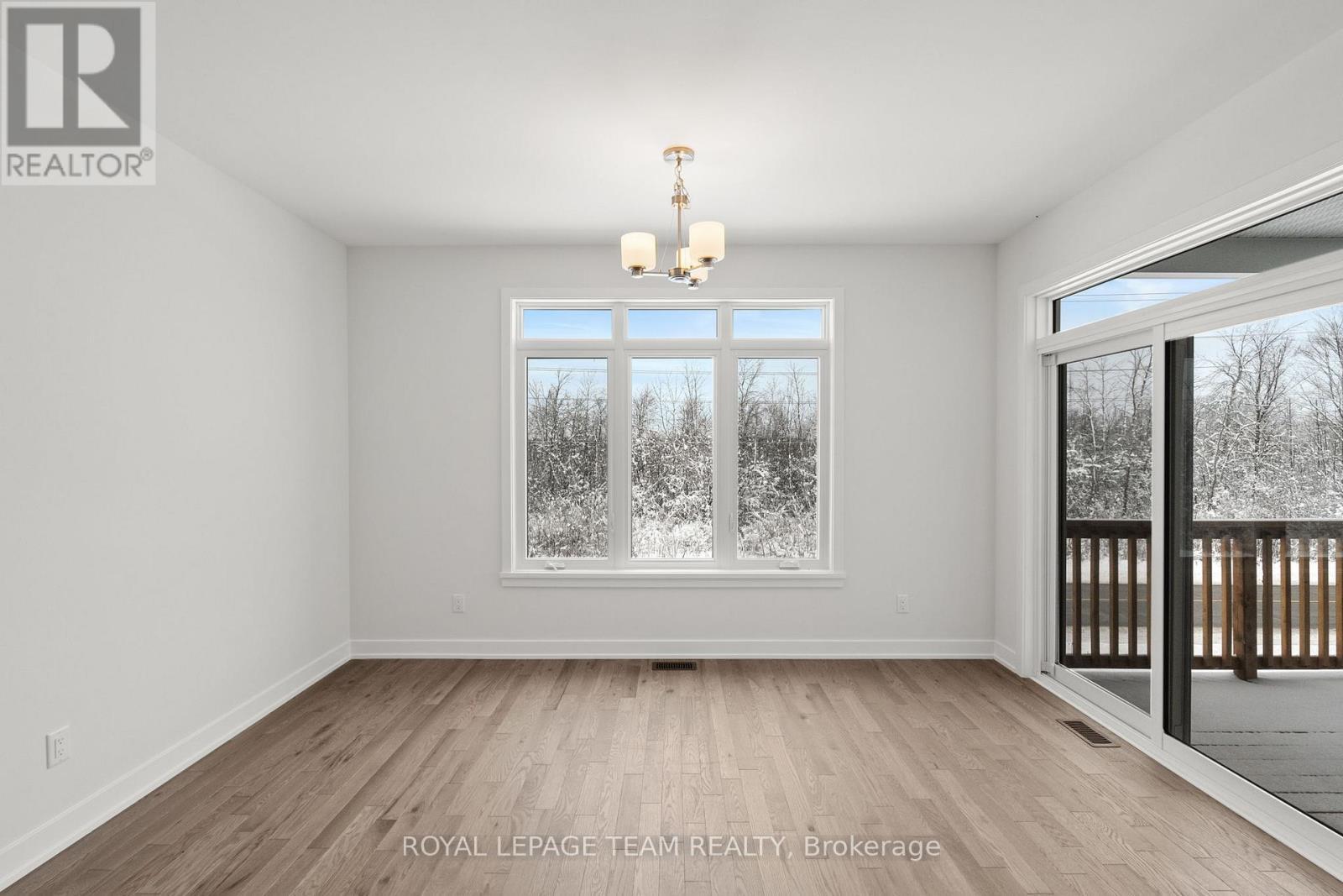 1086 Moore Street, Brockville, ON - Indoor Photo Showing Other Room