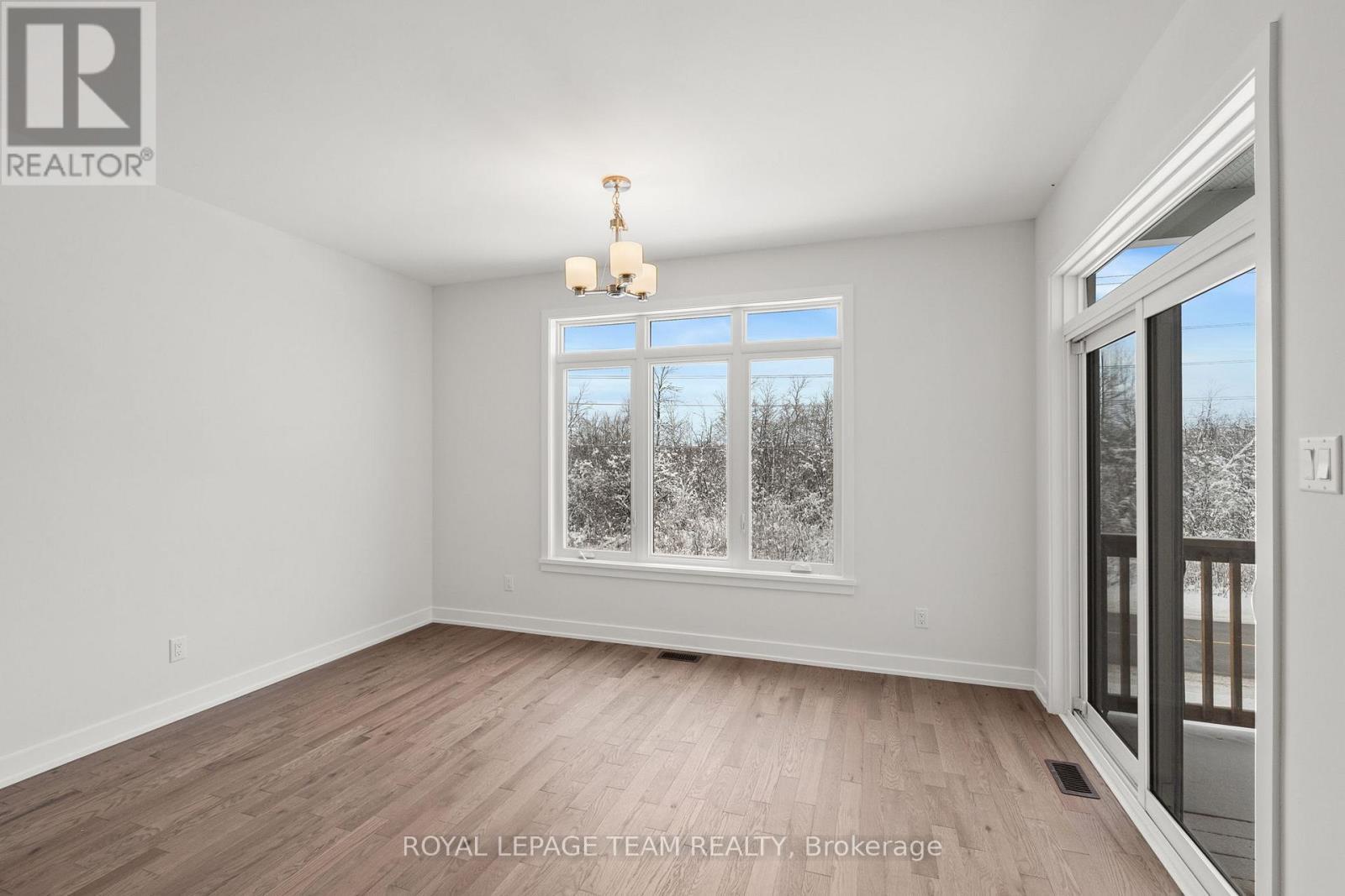 1086 Moore Street, Brockville, ON - Indoor Photo Showing Other Room