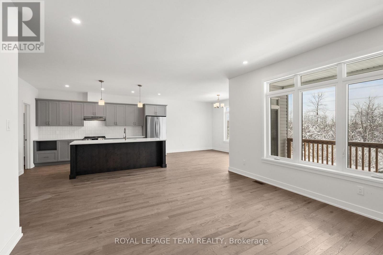 1086 Moore Street, Brockville, ON - Indoor Photo Showing Other Room