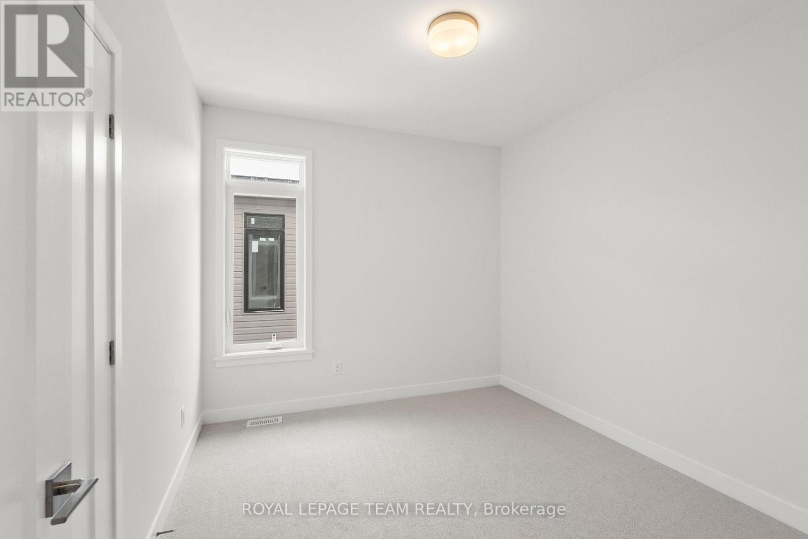 1086 Moore Street, Brockville, ON - Indoor Photo Showing Other Room