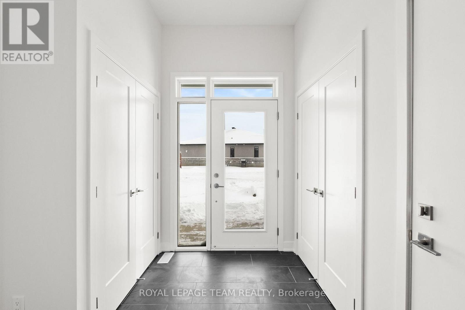 1086 Moore Street, Brockville, ON - Indoor Photo Showing Other Room