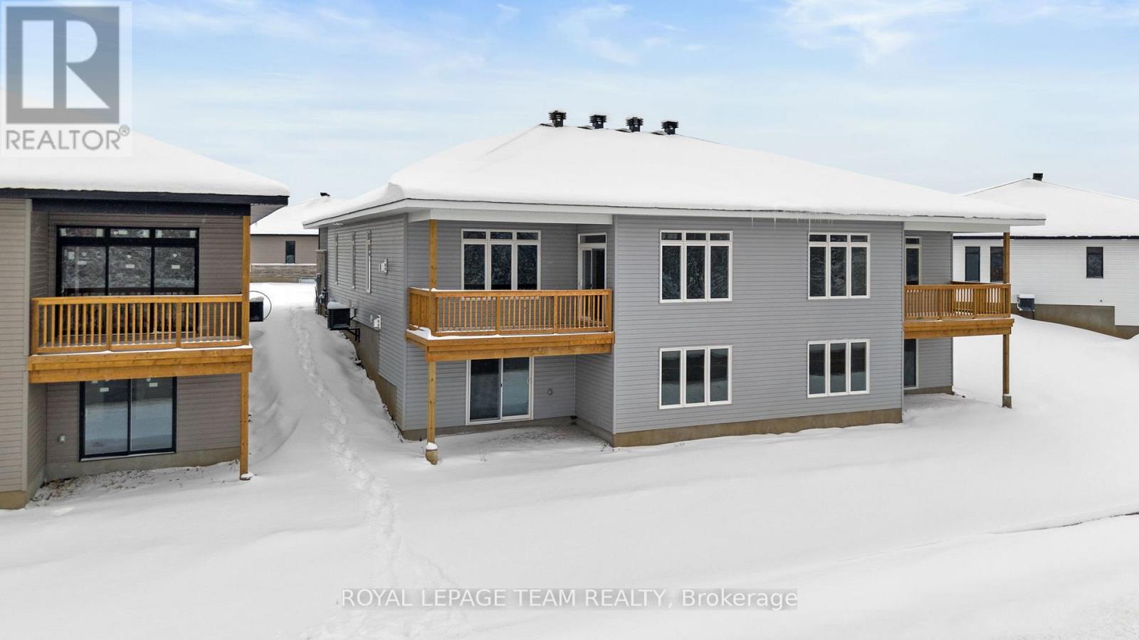 1086 Moore Street, Brockville, ON - Outdoor