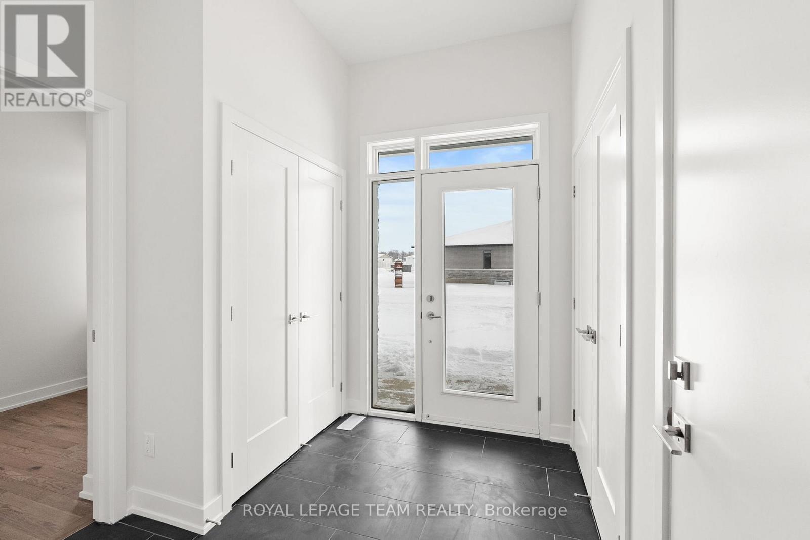 1086 Moore Street, Brockville, ON - Indoor Photo Showing Other Room