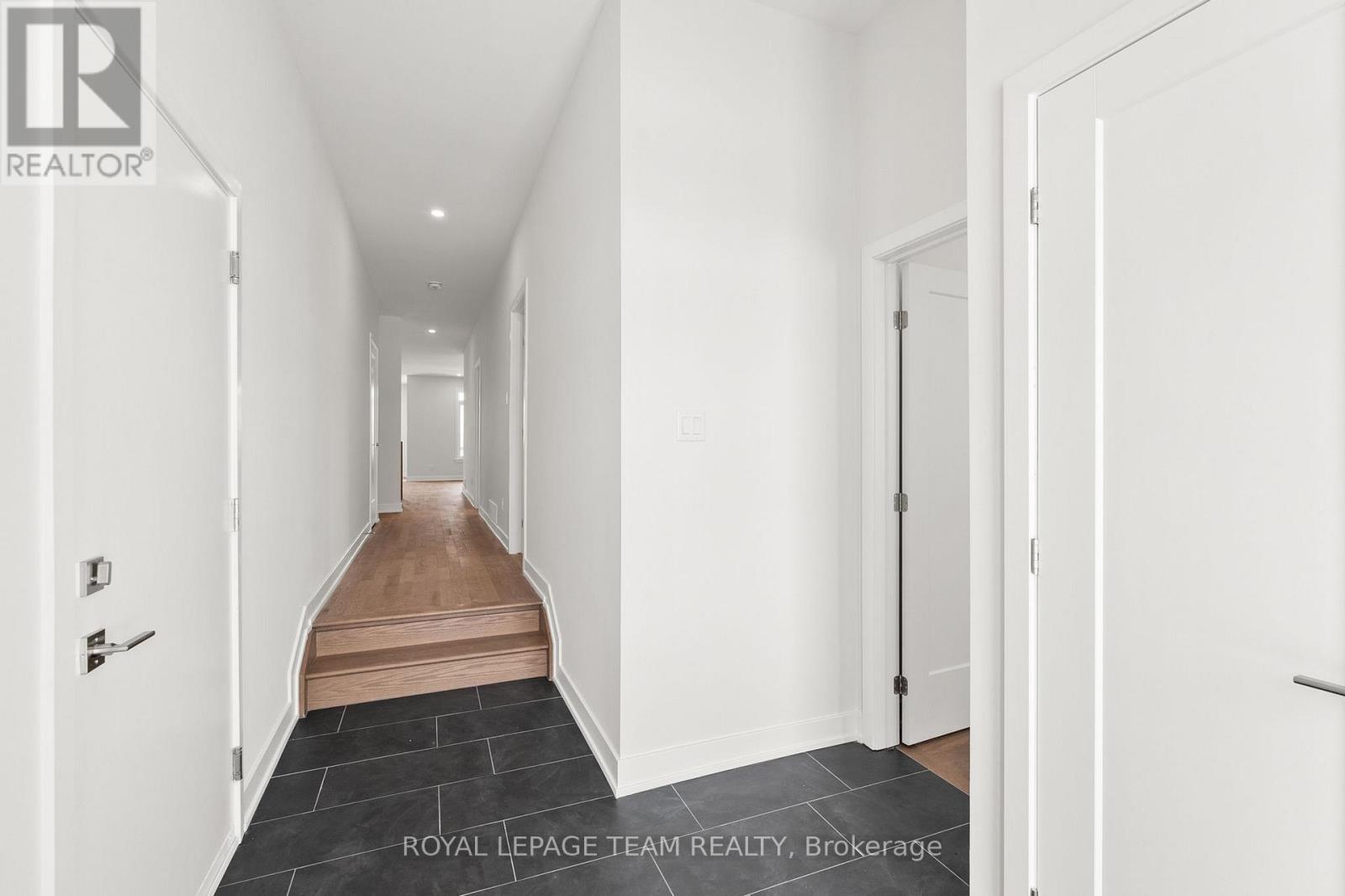 1086 Moore Street, Brockville, ON - Indoor Photo Showing Other Room