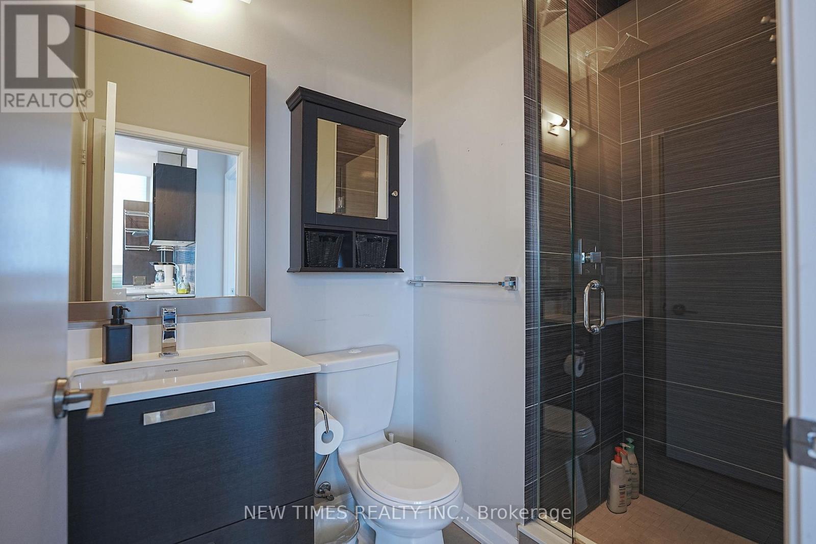 4202 - 9 Bogert Avenue, Toronto, ON - Indoor Photo Showing Bathroom