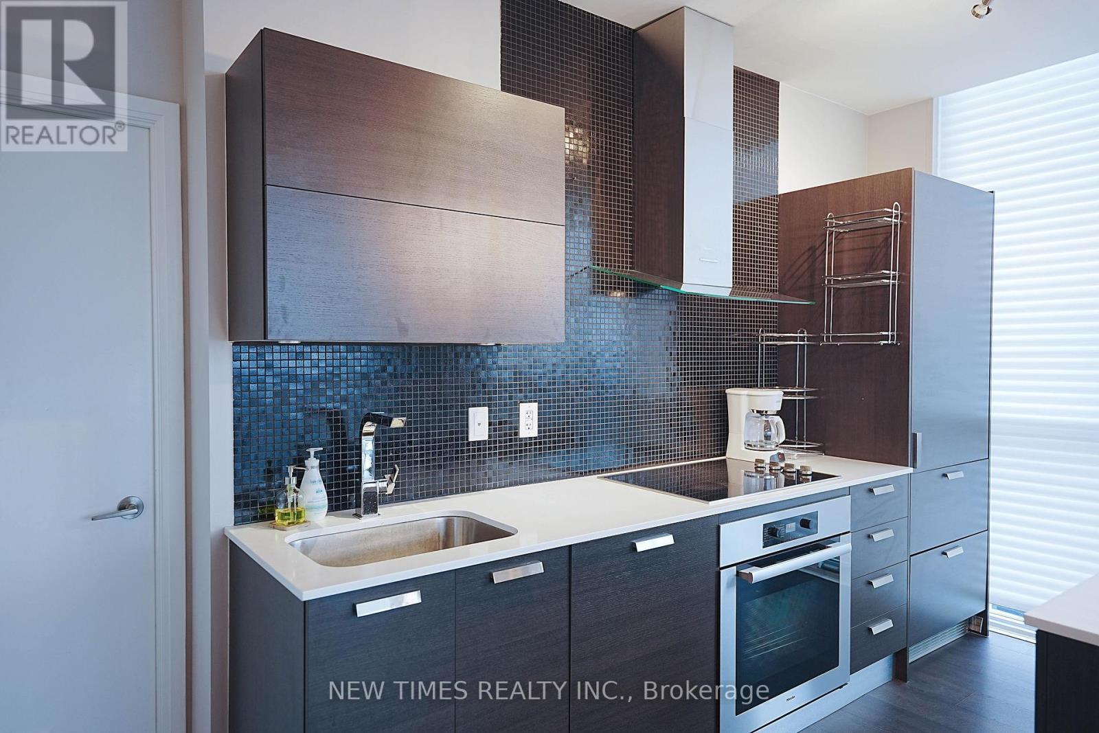 4202 - 9 Bogert Avenue, Toronto, ON - Indoor Photo Showing Kitchen With Upgraded Kitchen