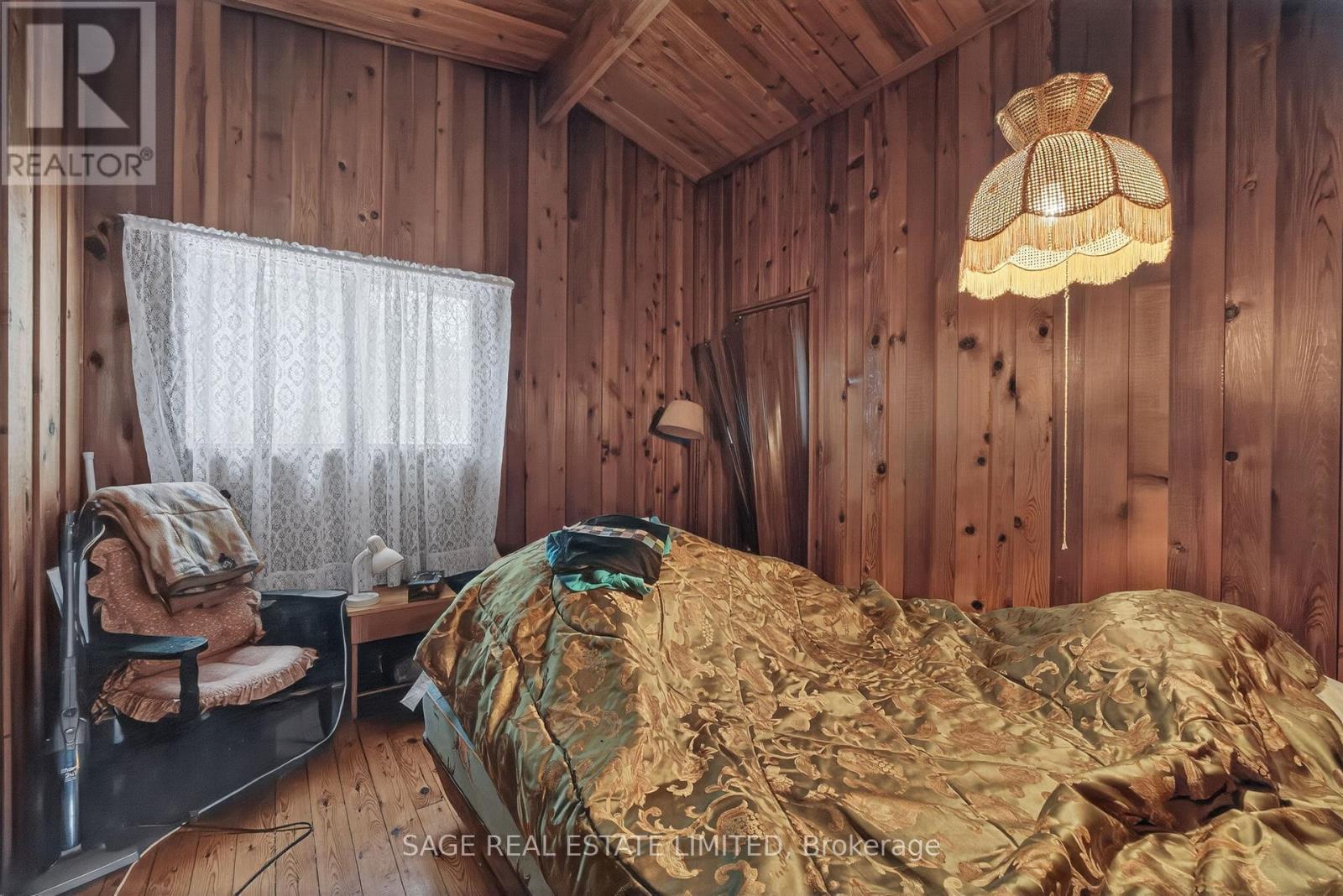 7856 Birch Drive, Ramara, ON - Indoor Photo Showing Bedroom