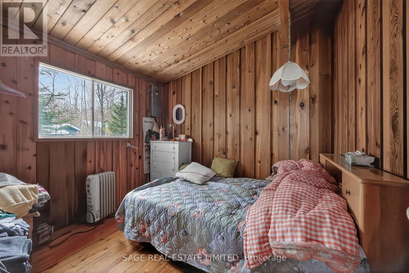 7856 Birch Drive, Ramara, ON - Indoor Photo Showing Bedroom